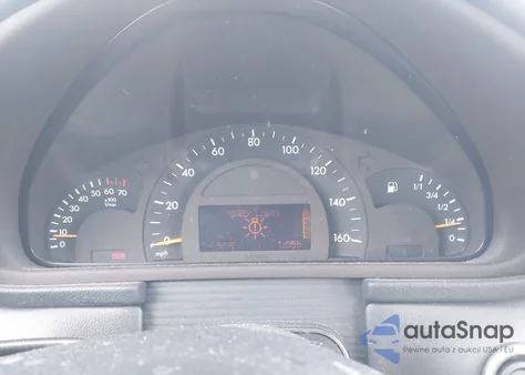 2004 Mercedes-Benz C 240 z USA, uszkodzony, nr VIN WDBRF61J04F532348